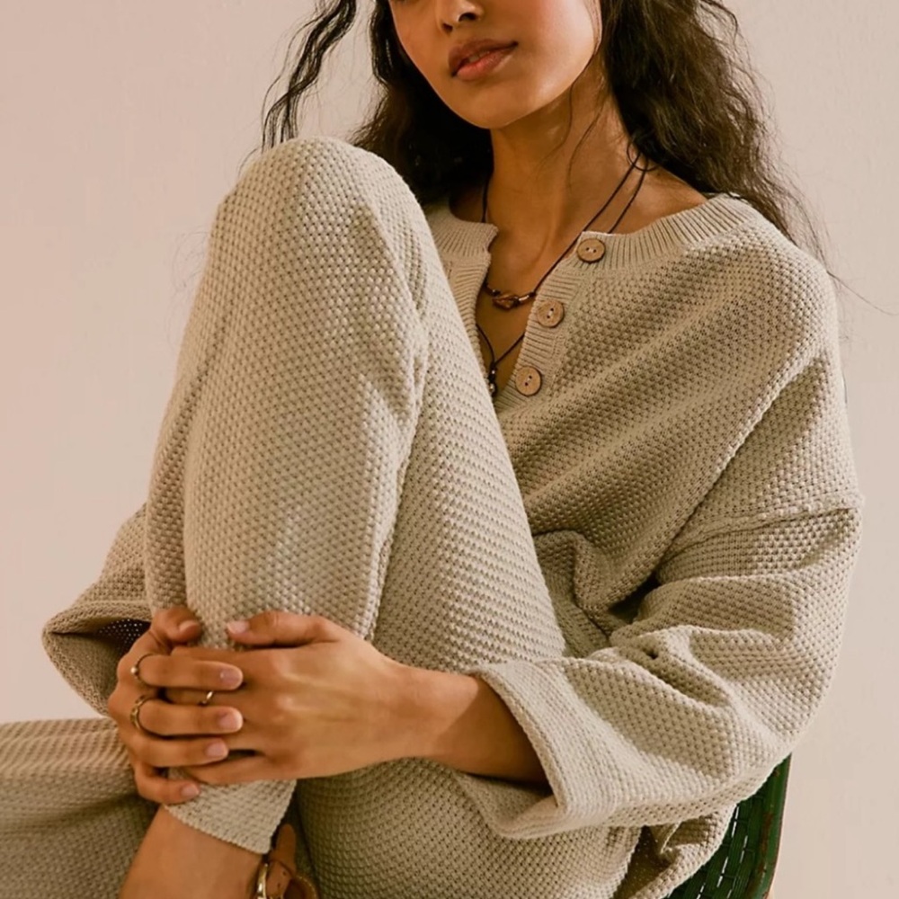 Free People Beach Hailee Sweater Set (Henley top and Pants) in Palm | XS - Picture 13 of 16